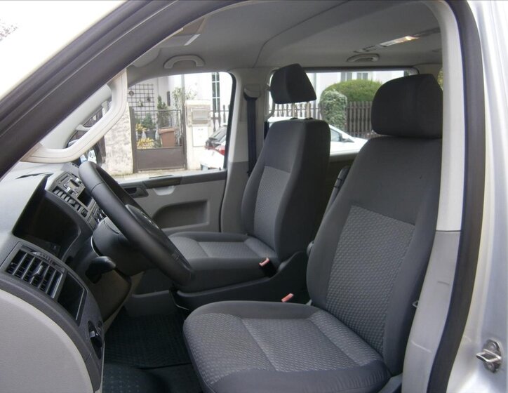 Volkswagen Caravelle 13