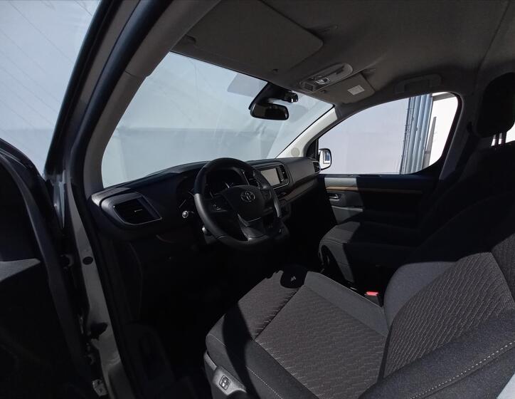 Toyota ProAce Verso 8
