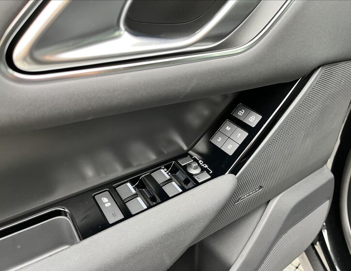 Land Rover Range Rover Velar SUV / Terénní 2,0 l 150 kw