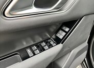 Land Rover Range Rover Velar SUV / Terénní 2,0 l 150 kw