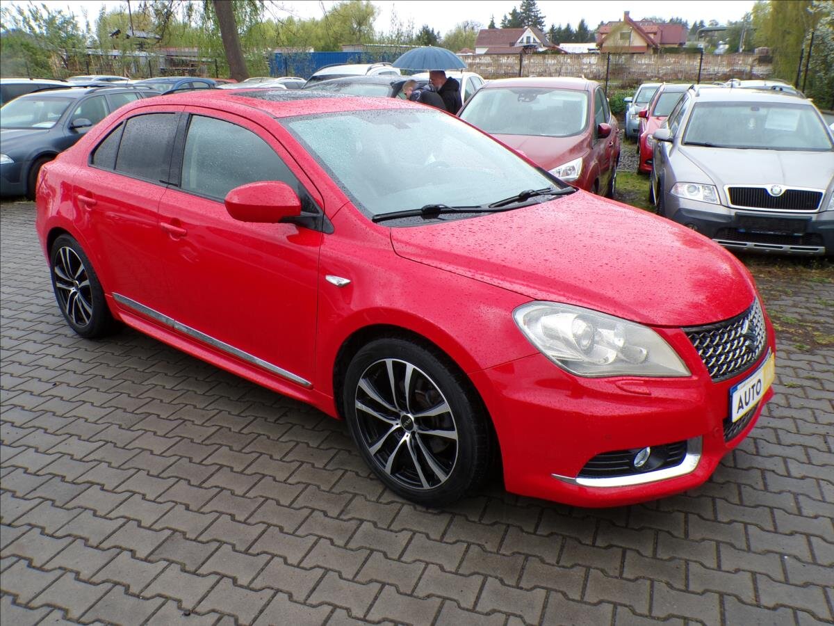 Suzuki Kizashi Sedan / Limuzína 2,4 l 131 kw
