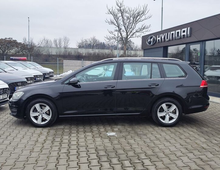 Volkswagen Golf Kombi 1,6 l 77 kw