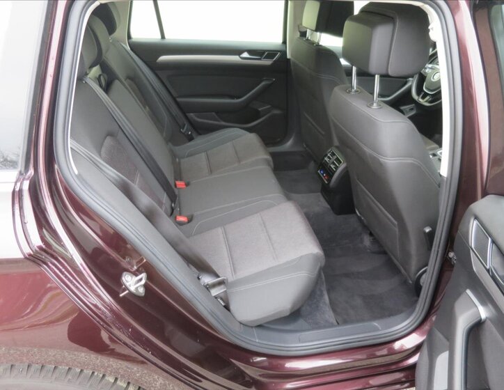 Volkswagen Passat Kombi 1,4 l 92 kw