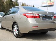 Renault Latitude Sedan / Limuzína 2,0 l 127 kw