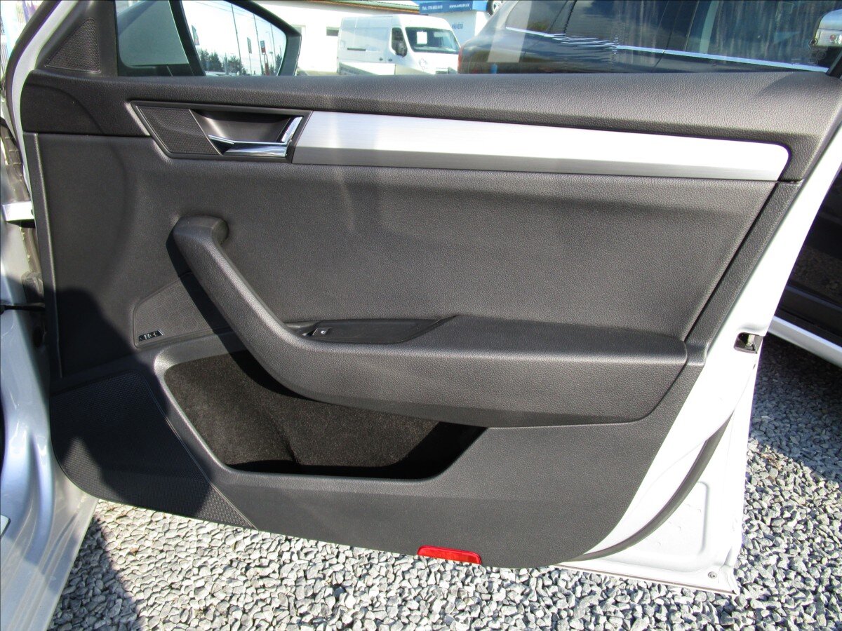 Škoda Superb Sedan / Limuzína 2,0 l 110 kw