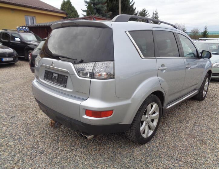 Mitsubishi Outlander 5
