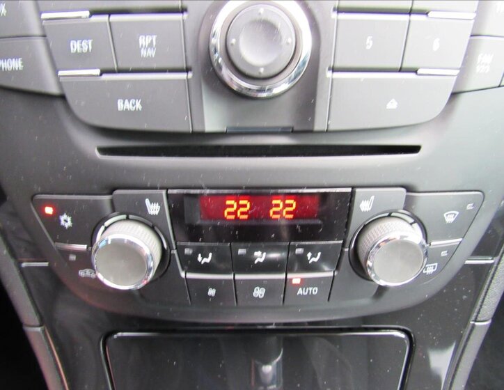 Opel Insignia Sedan / Limuzína 2,0 l 118 kw