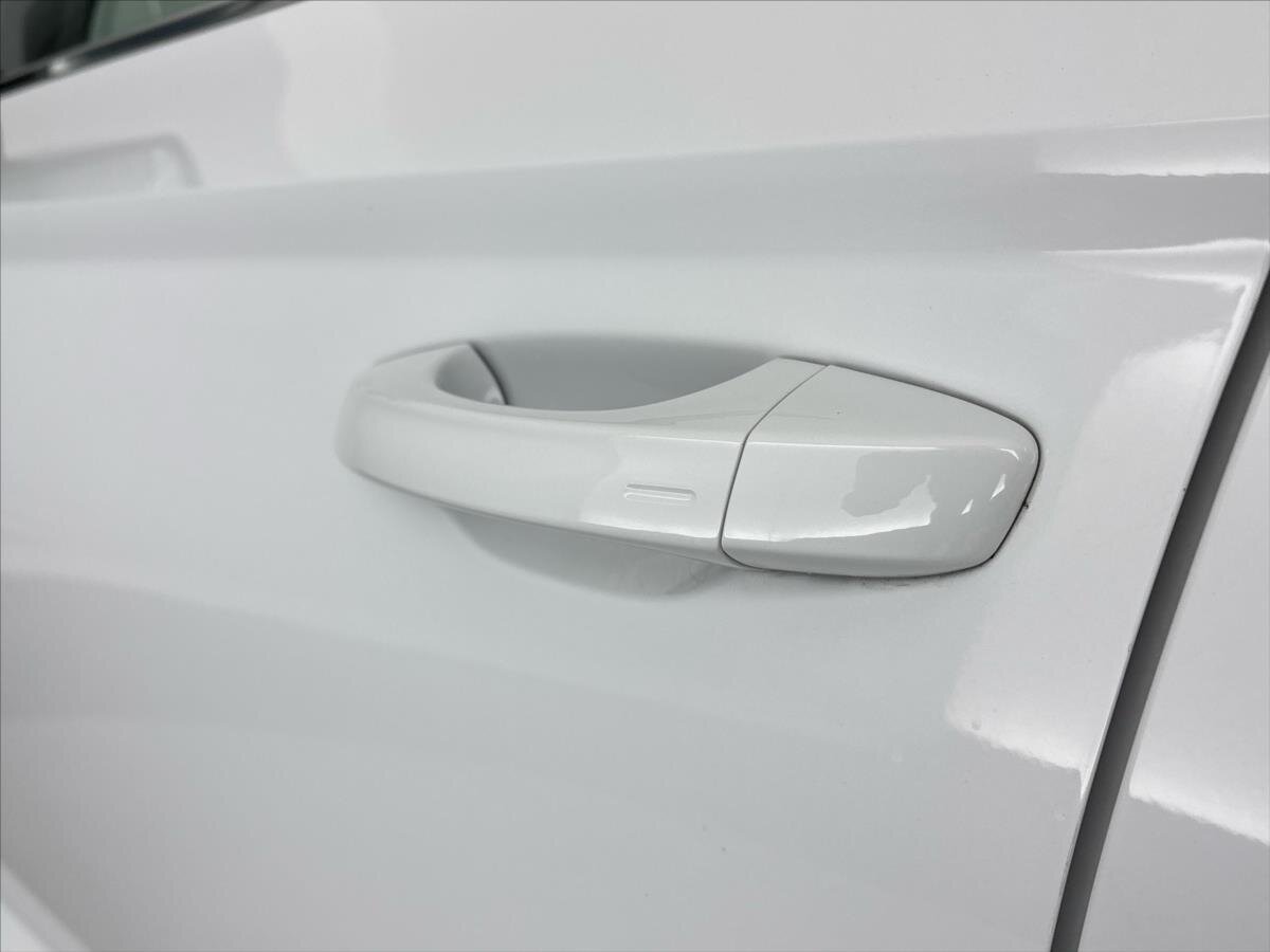 Škoda Karoq SUV / Terénní 1,5 l 110 kw