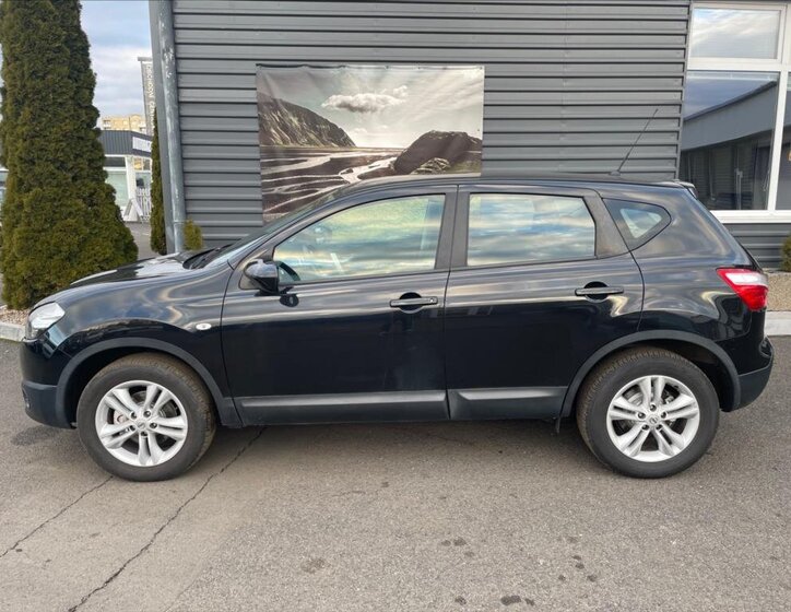Nissan Qashqai SUV / Terénní 2,0 l 110 kw