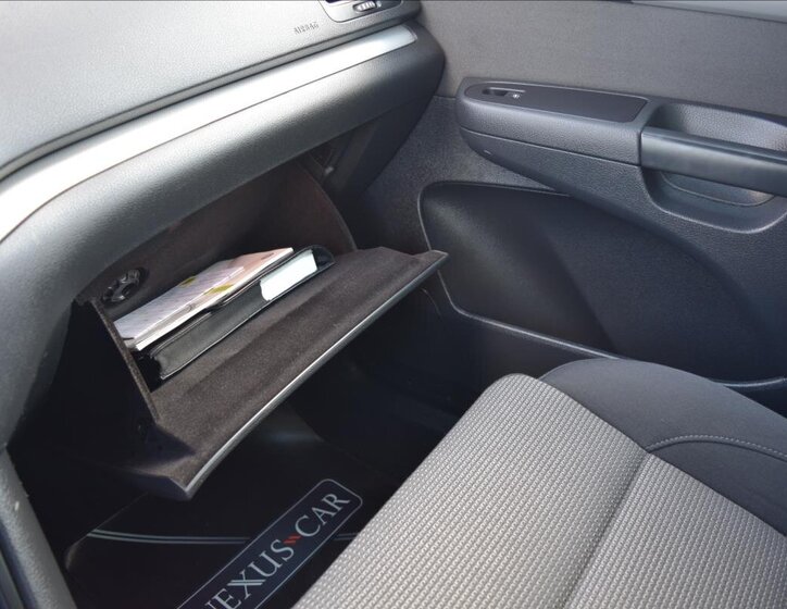 Volkswagen Sharan MPV 2,0 l 103 kw