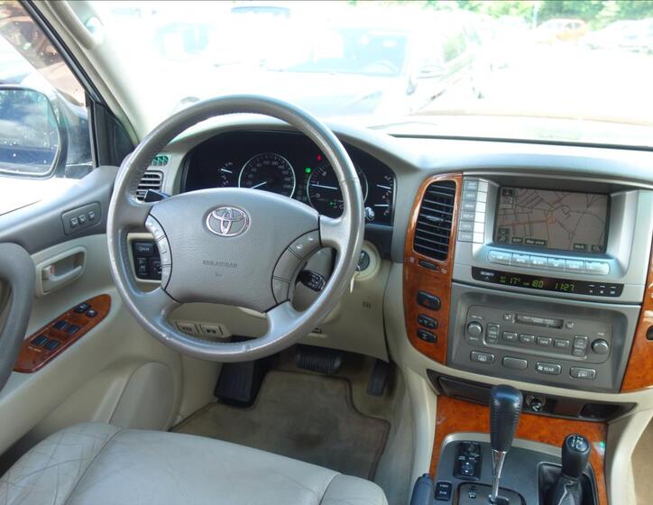 Toyota Land Cruiser 23