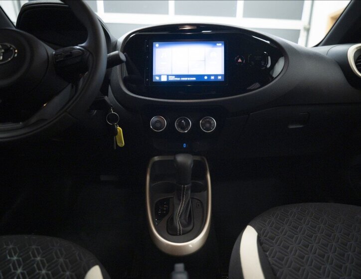 Toyota Aygo Hatchback 998,0 53 kw