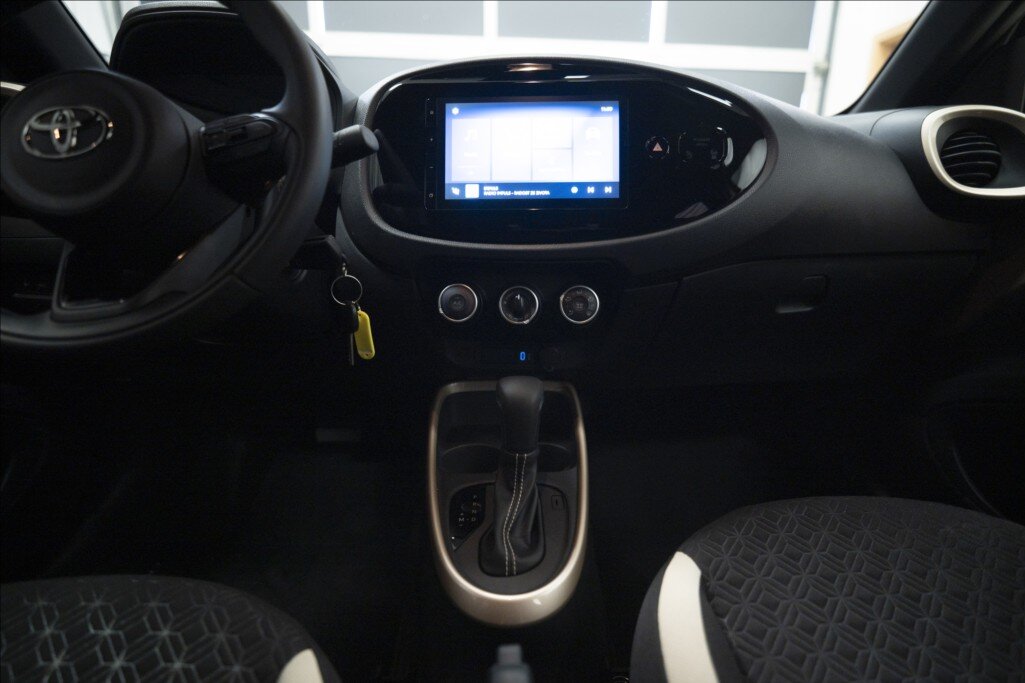 Toyota Aygo Hatchback 998,0 53 kw