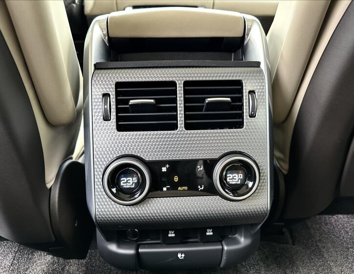 Land Rover Range Rover SUV 4,4 l 250 kw