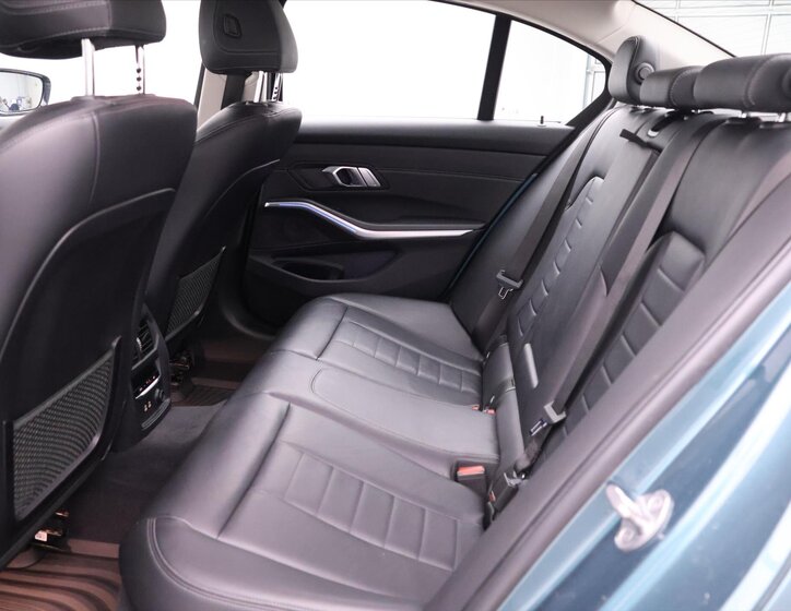 BMW Řada 3 Sedan / Limuzína 3,0 l 195 kw