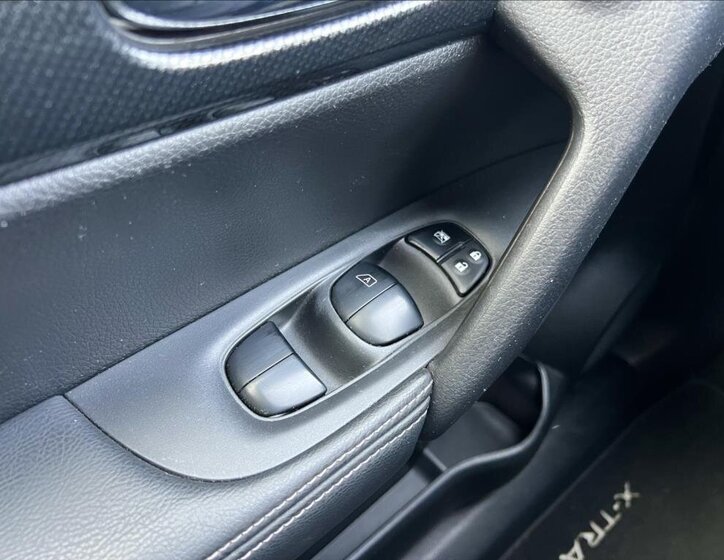 Nissan X-Trail SUV 1,6 l 96 kw