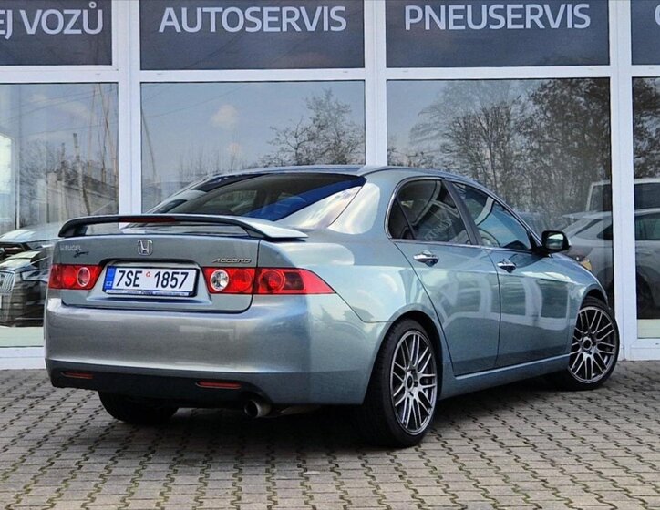 Honda Accord Sedan / Limuzína 2,0 l 114 kw