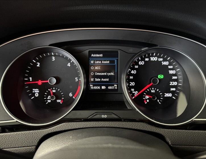 Volkswagen Passat 24