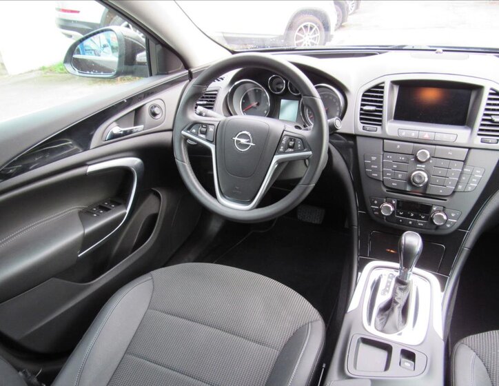 Opel Insignia Sedan / Limuzína 2,0 l 118 kw