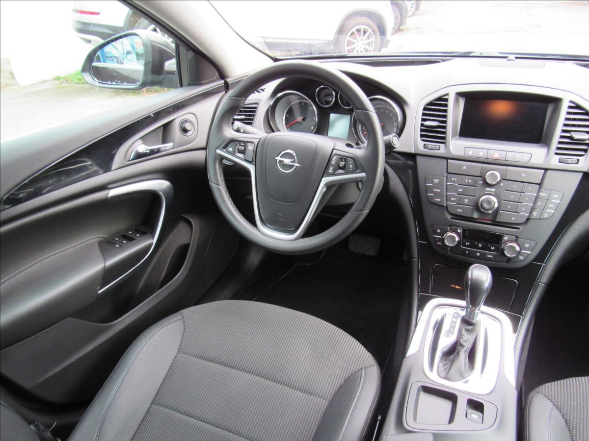 Opel Insignia Sedan / Limuzína 2,0 l 118 kw