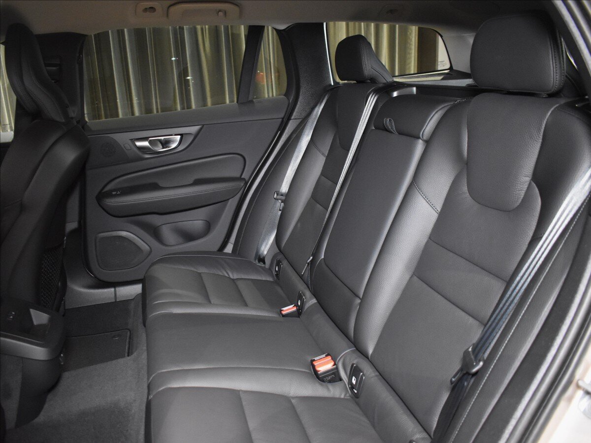 Volvo V60 Kombi 2,0 l 145 kw