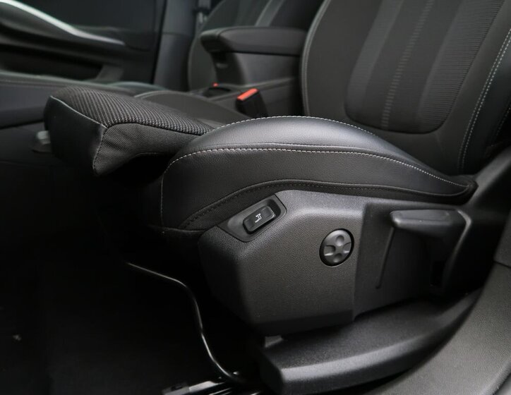 Opel Grandland SUV 1,2 l 96 kw