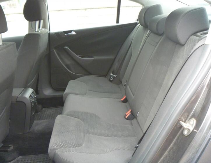 Volkswagen Passat 10