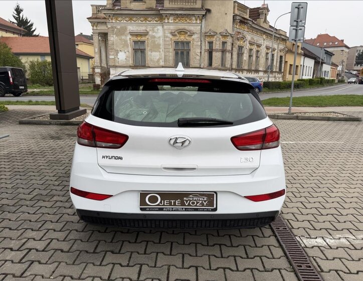 Hyundai i30 Hatchback 1,5 l 80 kw