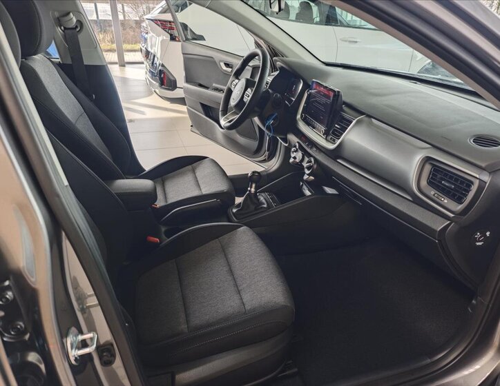 KIA Stonic CUV / Crossover 1,2 l 57 kw