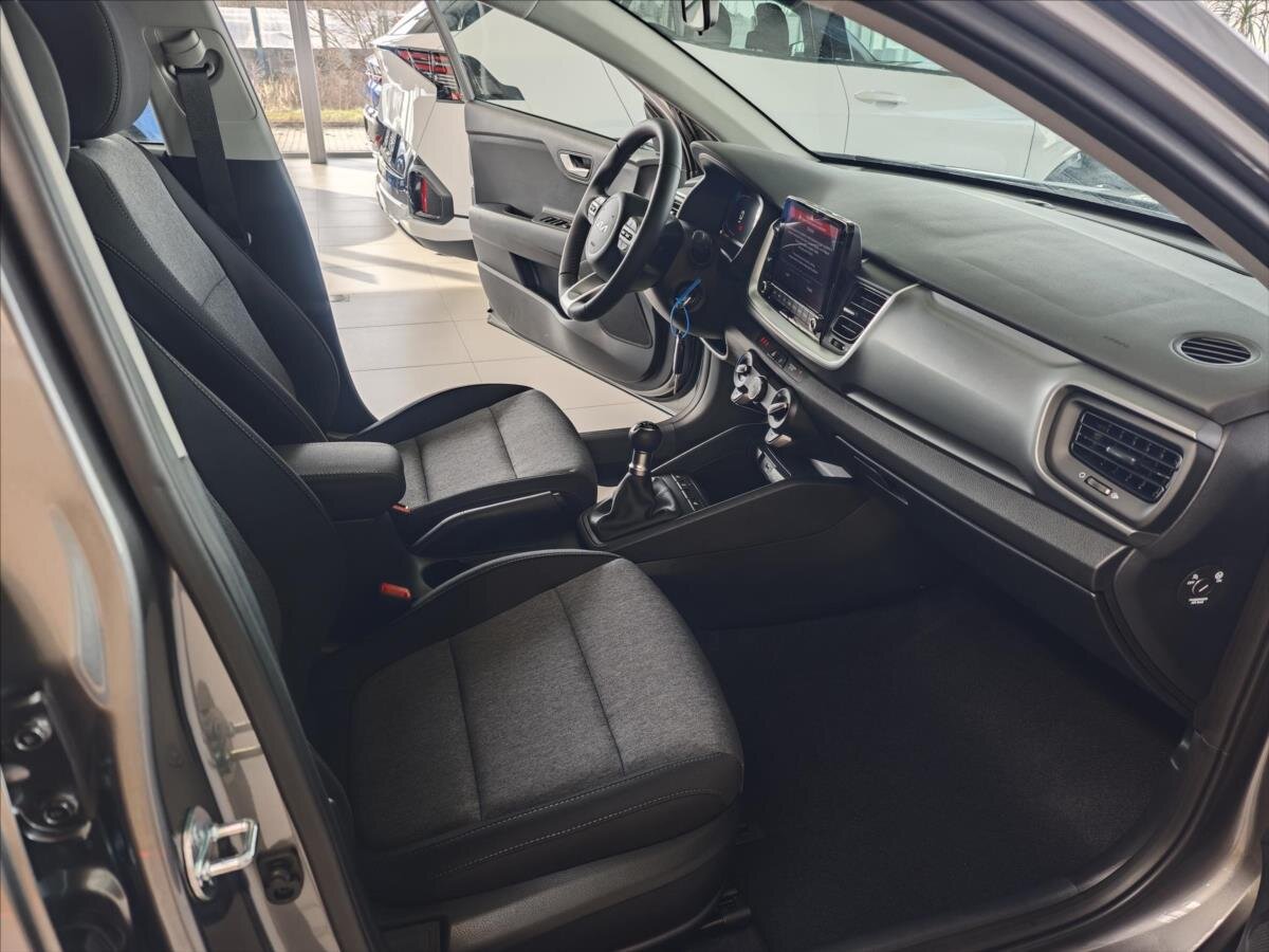 KIA Stonic CUV / Crossover 1,2 l 57 kw