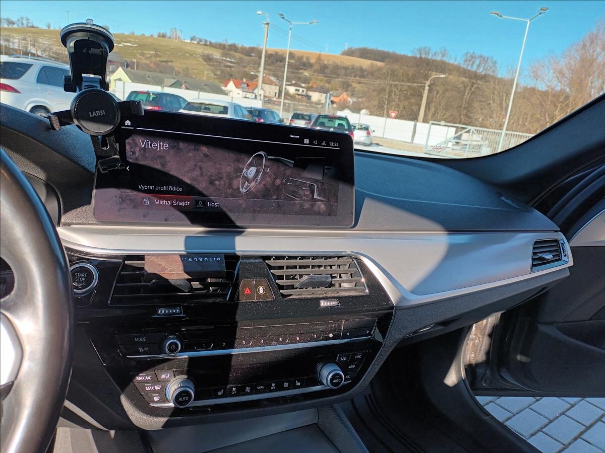 BMW Řada 5 Kombi 2,0 l 140 kw