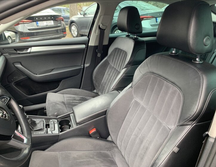 Škoda Superb Sedan / Limuzína 1,5 l 110 kw