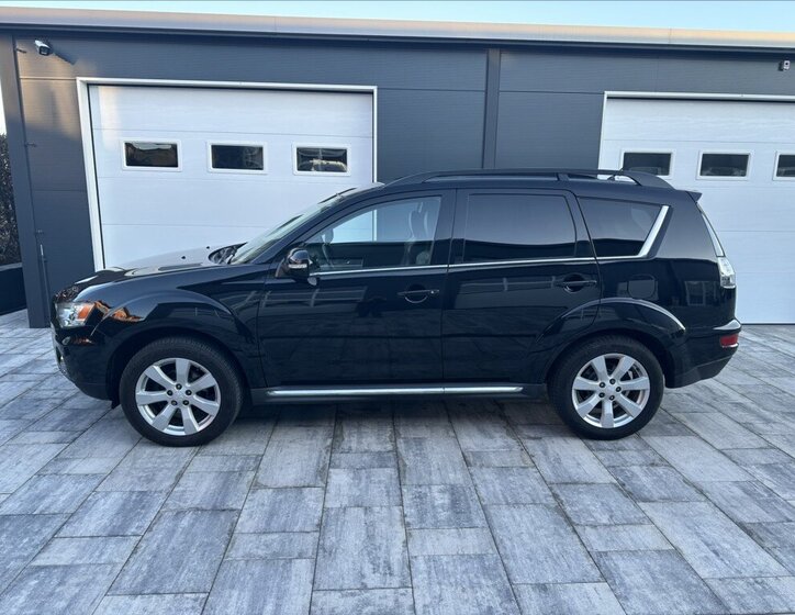 Mitsubishi Outlander SUV / Terénní 2,3 l 130 kw