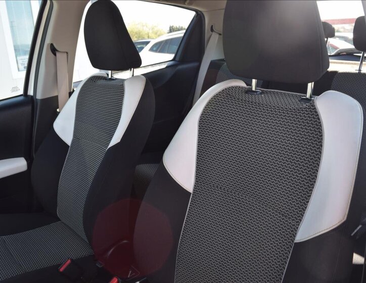 Toyota Yaris Hatchback 998,0 51 kw