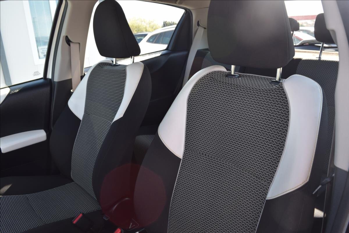 Toyota Yaris Hatchback 998,0 51 kw