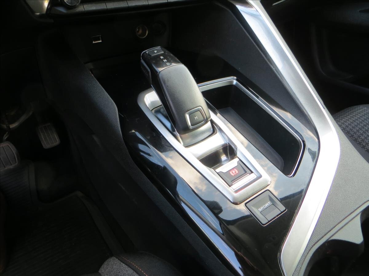 Peugeot 3008 SUV / Terénní 1,5 l 96 kw