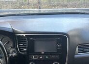 Mitsubishi Outlander SUV / Terénní 2,3 l 110 kw