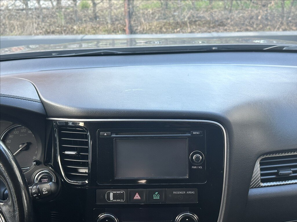 Mitsubishi Outlander SUV / Terénní 2,3 l 110 kw