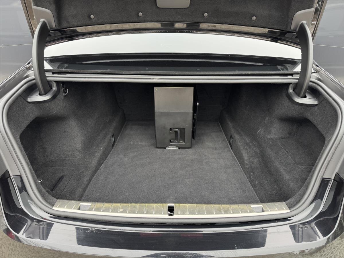 BMW Řada 7 Sedan 3,0 l 250 kw