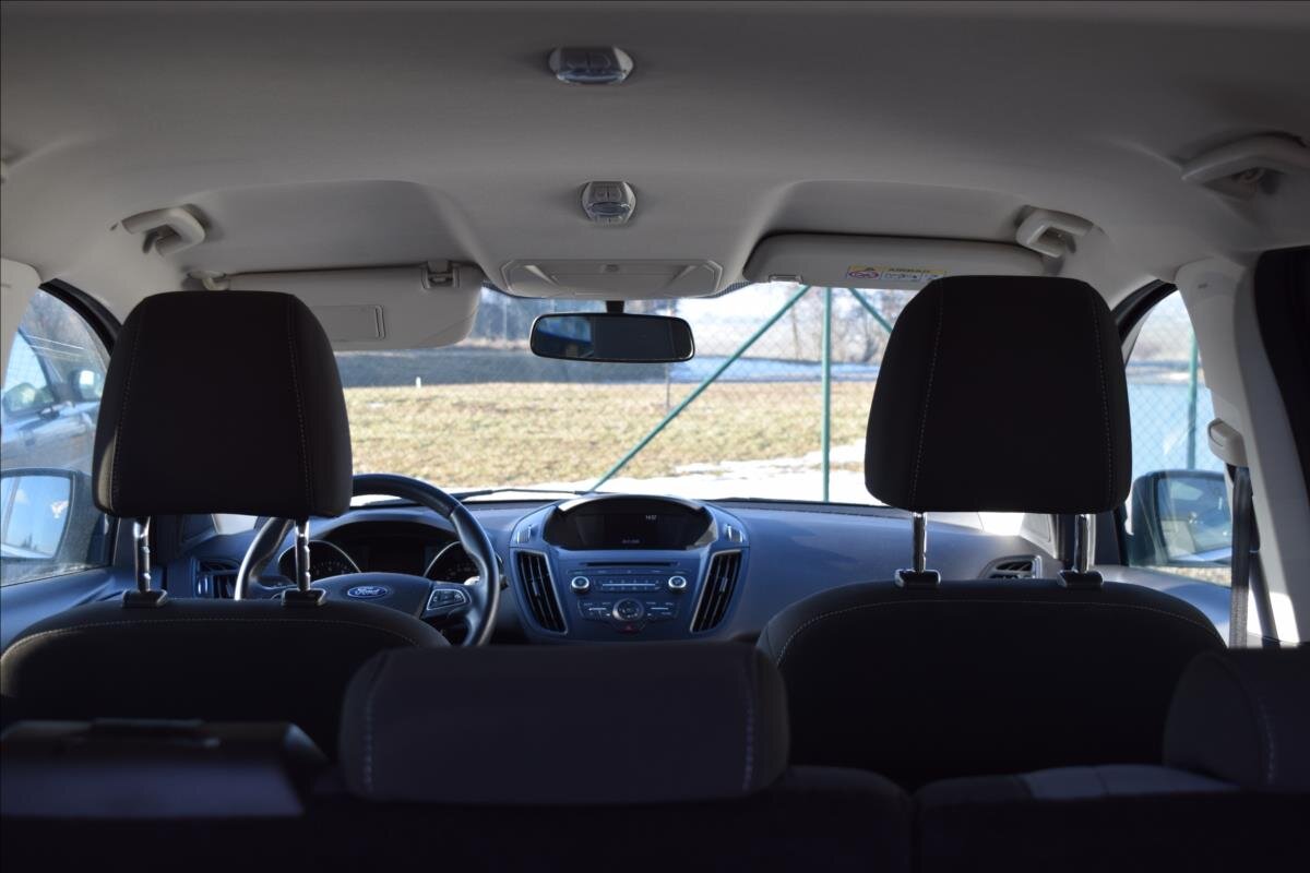 Ford Kuga SUV 1,5 l 88 kw