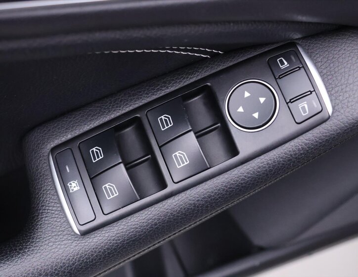 Mercedes-Benz CLA Kombi 1,5 l 80 kw