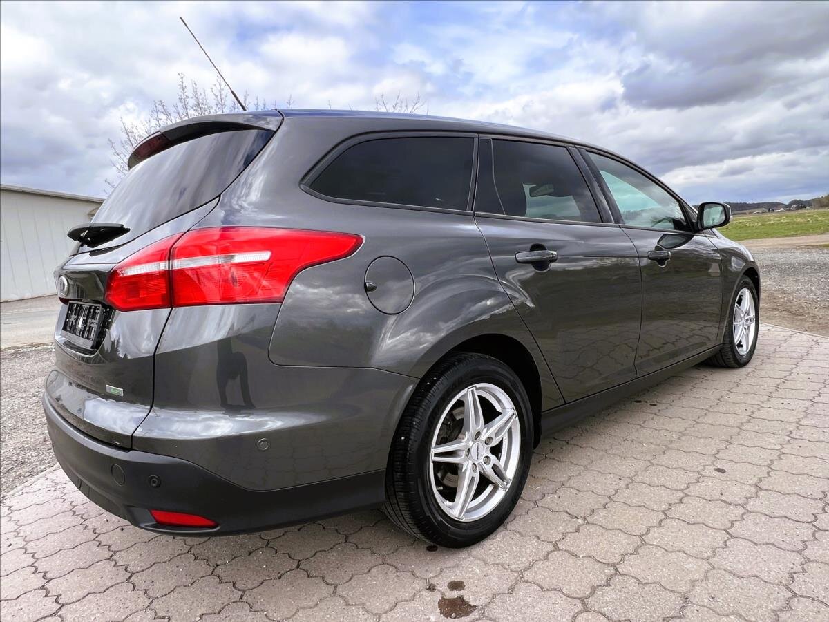 Ford Focus Kombi 999,0 92 kw