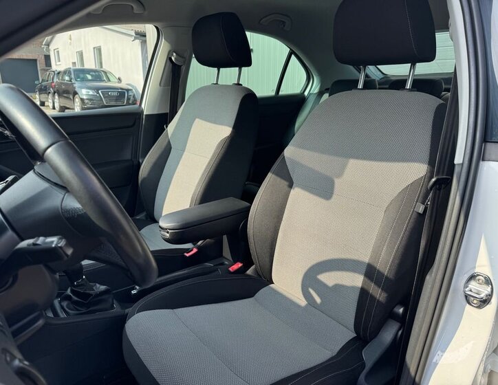 Škoda Rapid Sedan / Limuzína 1,6 l 77 kw