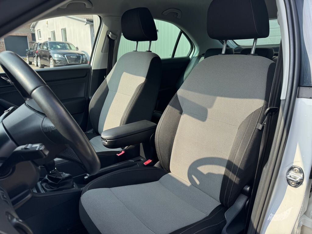 Škoda Rapid Sedan / Limuzína 1,6 l 77 kw