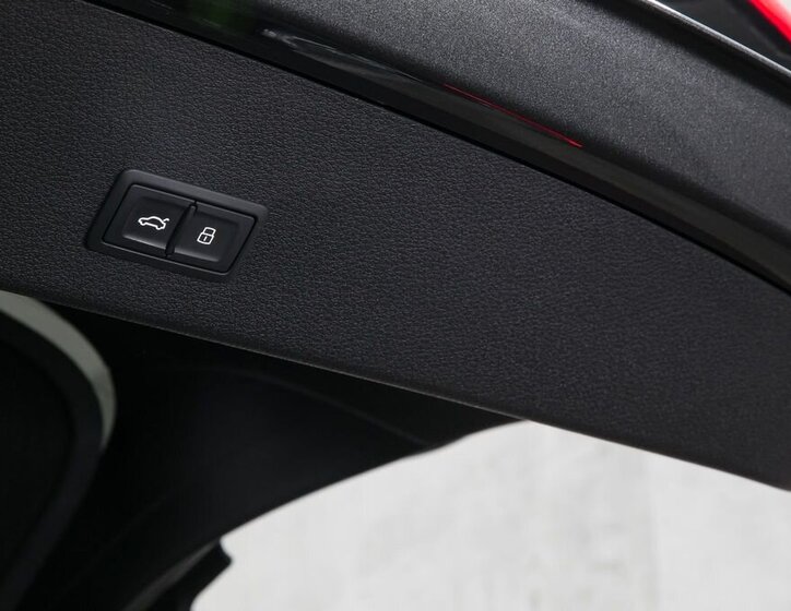 Audi e-tron SUV 0,0 300 kw