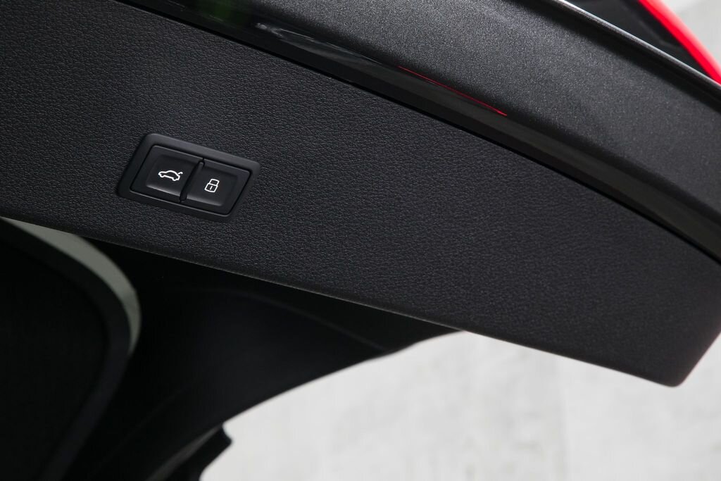 Audi e-tron SUV 0,0 300 kw