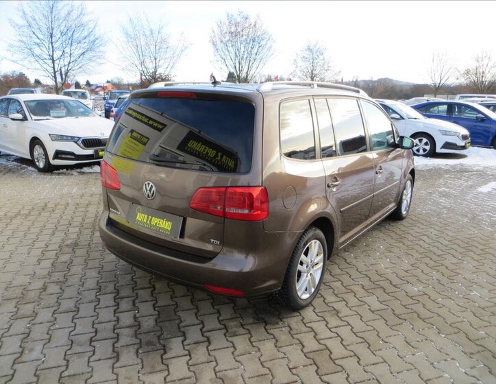 Volkswagen Touran 8