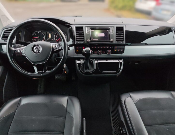 Volkswagen Multivan 8