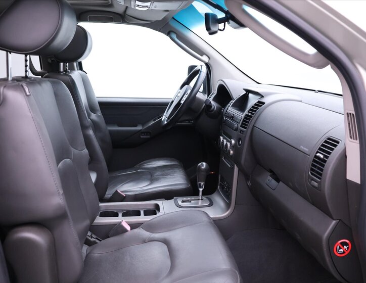 Nissan Pathfinder 14
