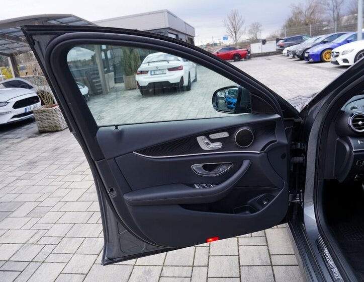 Mercedes-Benz Třídy E Sedan 2,0 l 143 kw
